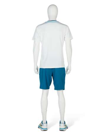 ROGER FEDERER'S TOURNAMENT OUTFIT AND SNEAKERS - photo 3