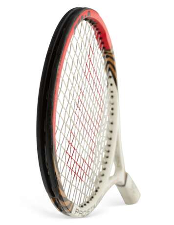 ROGER FEDERER'S TOURNAMENT RACKET - photo 3