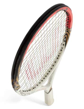 ROGER FEDERER'S TOURNAMENT RACKET - photo 3