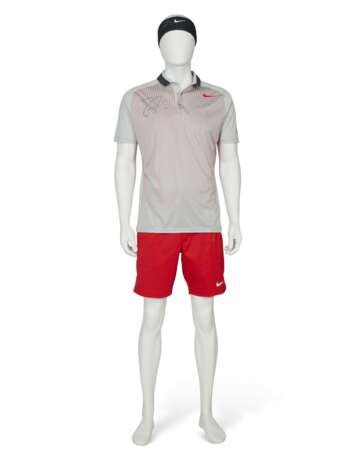 ROGER FEDERER'S TOURNAMENT OUTFIT - photo 1