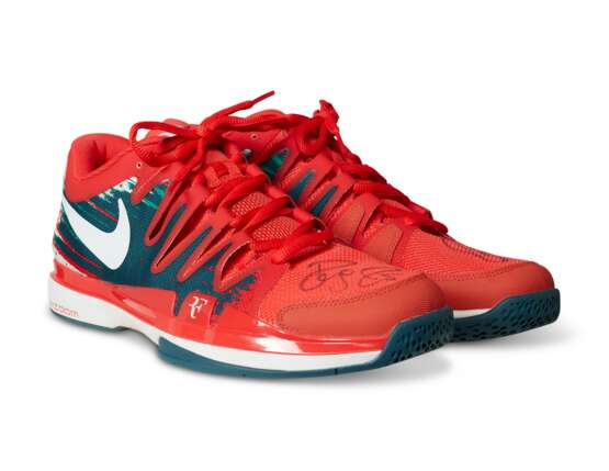 ROGER FEDERER'S TOURNAMENT SNEAKERS - photo 1