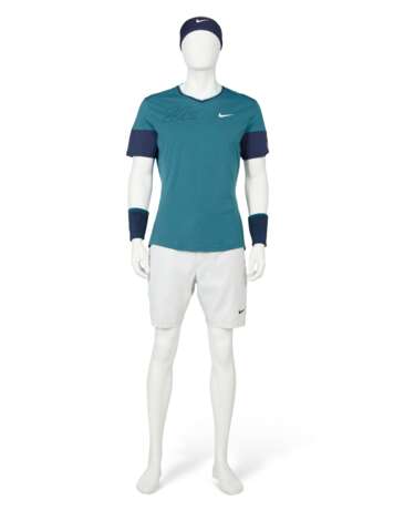 ROGER FEDERER'S TOURNAMENT OUTFIT - photo 1