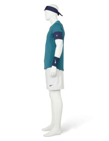 ROGER FEDERER'S TOURNAMENT OUTFIT - photo 2