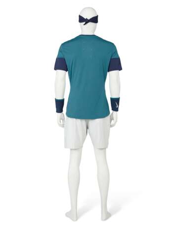 ROGER FEDERER'S TOURNAMENT OUTFIT - photo 3