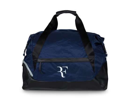 ROGER FEDERER'S TOURNAMENT OUTFIT AND BAG - photo 4