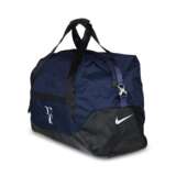 ROGER FEDERER'S TOURNAMENT OUTFIT AND BAG - photo 5