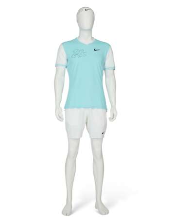 ROGER FEDERER'S TOURNAMENT OUTFIT - photo 1