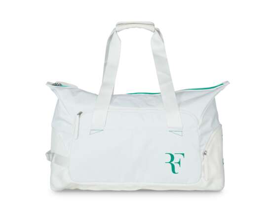 ROGER FEDERER'S TOURNAMENT OUTFIT AND BAG - photo 4