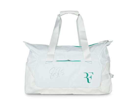 ROGER FEDERER'S TOURNAMENT OUTFIT AND BAG - photo 6