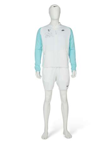 ROGER FEDERER'S TOURNAMENT OUTFIT - photo 4