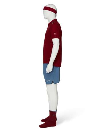 ROGER FEDERER'S TOURNAMENT OUTFIT - photo 2