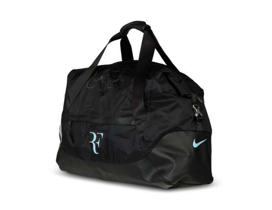 ROGER FEDERER'S TOURNAMENT BAG - photo 2