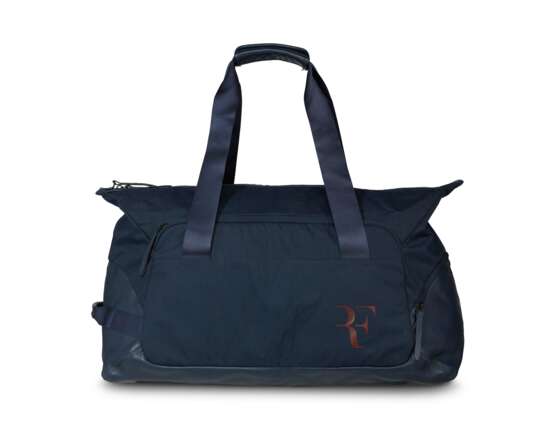 ROGER FEDERER'S TOURNAMENT BAG - photo 3