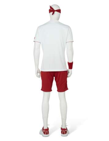 ROGER FEDERER'S TOURNAMENT OUTFIT AND SNEAKERS - фото 3