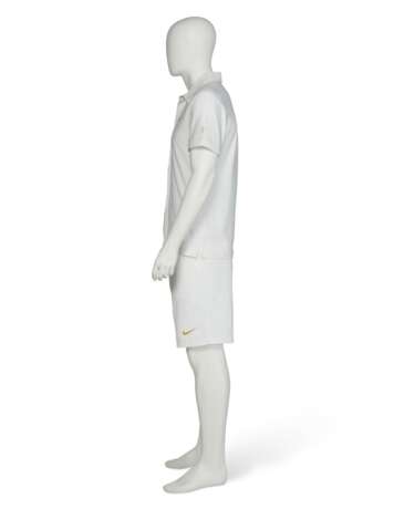 ROGER FEDERER'S TOURNAMENT OUTFIT - photo 2