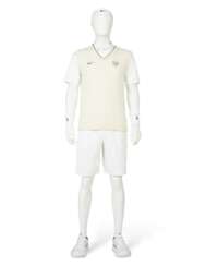 ROGER FEDERER'S TOURNAMENT OUTFIT AND SNEAKERS