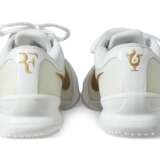 ROGER FEDERER'S TOURNAMENT SNEAKERS - photo 3