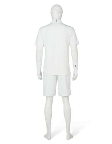 ROGER FEDERER'S TOURNAMENT OUTFIT AND TOWEL - фото 4
