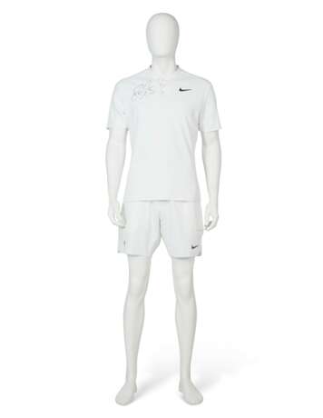 ROGER FEDERER'S CHAMPION OUTFIT - фото 1