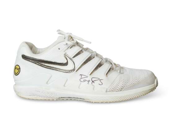 ROGER FEDERER'S TOURNAMENT SNEAKERS AND SOCKS - photo 3