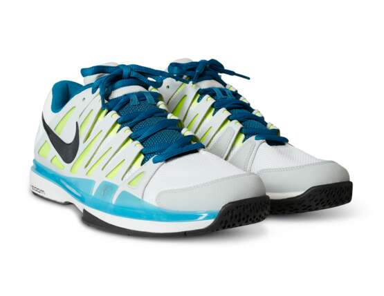 ROGER FEDERER'S CHAMPION SNEAKERS - Foto 1