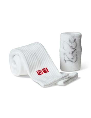 ROGER FEDERER'S TOURNAMENT WRISTBAND AND SOCKS - photo 2