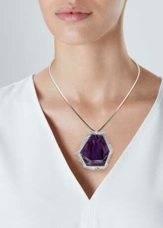 Grima, Andrew. NO RESERVE - ANDREW GRIMA AMETHYST, DIAMOND AND GOLD PENDENT/BROOCH NECKLACE AND EARRING SET - photo 6