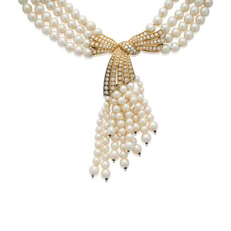 CULTURED PEARL, DIAMOND AND GOLD NECKLACE AND EARRING SET - photo 4