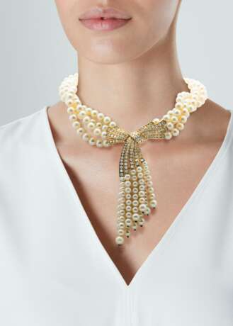 CULTURED PEARL, DIAMOND AND GOLD NECKLACE AND EARRING SET - photo 7