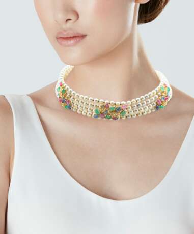 CULTURED PEARL, DIAMOND AND MULTI-GEM CHOKER AND EARRING SET - Foto 8