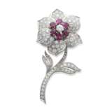 NO RESERVE - DIAMOND AND RUBY BROOCH - photo 1