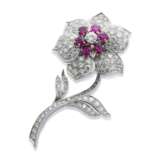 NO RESERVE - DIAMOND AND RUBY BROOCH - Foto 3