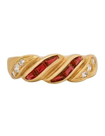 NO RESERVE - THREE RUBY AND DIAMOND RINGS; TOGETHER WITH A PAIR OF GOLD EARRINGS - photo 3
