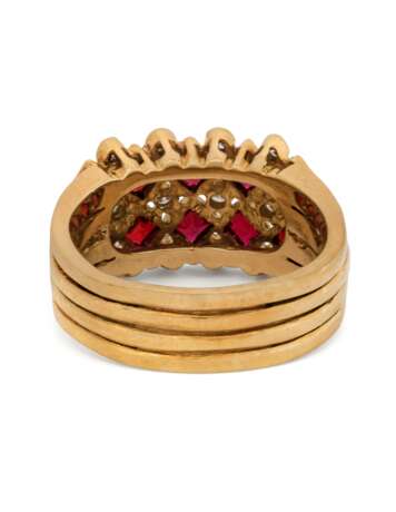 NO RESERVE - THREE RUBY AND DIAMOND RINGS; TOGETHER WITH A PAIR OF GOLD EARRINGS - photo 6