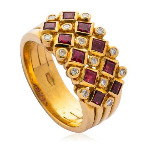 NO RESERVE - THREE RUBY AND DIAMOND RINGS; TOGETHER WITH A PAIR OF GOLD EARRINGS - photo 9
