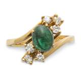 NO RESERVE - TWO SAPPHIRE AND DIAMOND RINGS; TOGETHER WITH EMERALD AND DIAMOND RING - photo 8