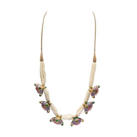 NO RESERVE - ENAMEL, MULTI-GEM AND SEED PEARL NECKLACE; TOGETHER WITH AN ENAMEL AND MULTI-GEM BOX - Foto 6