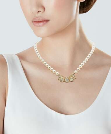 NO RESERVE - CULTURED PEARL AND DIAMOND NECKLACE; TOGETHER WITH FOUR DIAMOND RINGS - photo 17