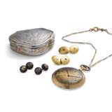 NO RESERVE - TWO PAIRS OF CUFFLINK; SILVER BOX; AND GOLD POCKET WATCH - фото 1