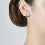 Van Cleef & Arpels. VAN CLEEF & ARPELS BOUCLES D'OREILLES DIAMANTS - photo 4