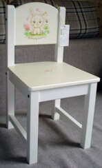 Chaise pour enfants Ikea avec peinture lapin au miel