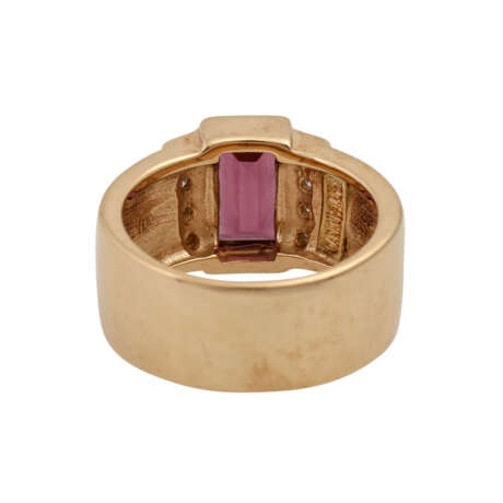 Ring mit rosafarbenem Turmalin und Achtkantdiamanten - photo 4