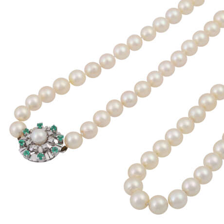 Akoya Perlenkette mit Smaragd-Diamantschließe, - Foto 4