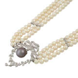 Dreireihiges Kropfband aus Perlen, - photo 4