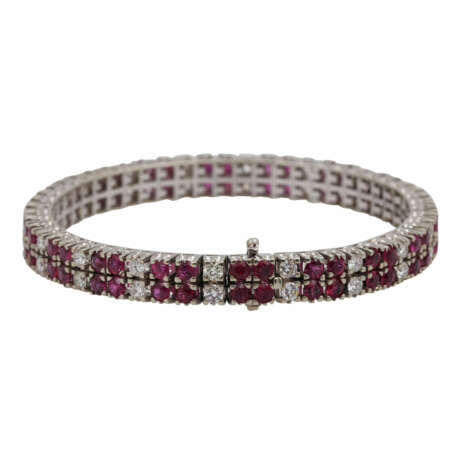 Armband mit Rubinen und Brillanten von zusammen ca. 2,5 ct, - Foto 2