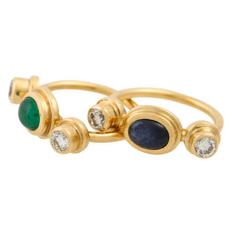 Set aus 2 Ringen mit Smaragd, Saphir und 4 Brillanten zusammen ca. 1 ct, - photo 5