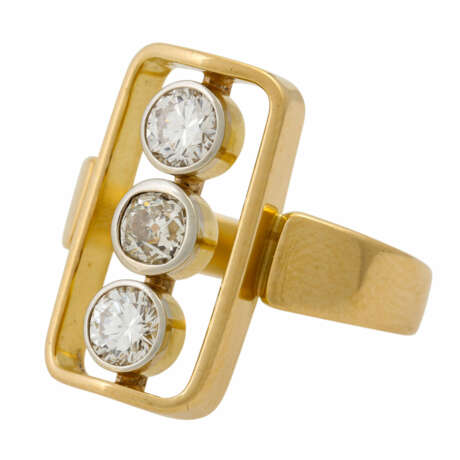 Ring mit 2 Brillanten und 1 Altschliff- Diamant zusammen ca. 1,0 ct, - photo 5