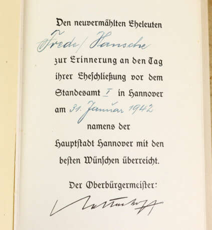 Mein Kampf - Hochzeitsausgabe 1941 - photo 2