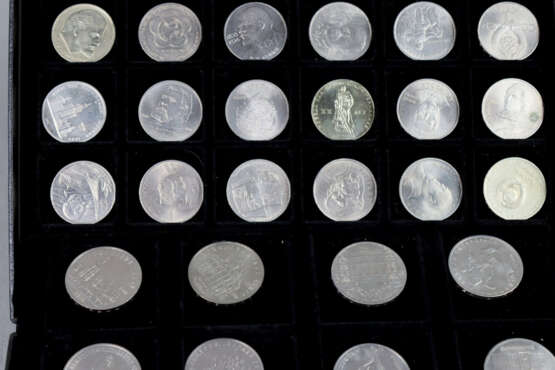 Gedenkmünzen der ehemaligen UdSSR - фото 2