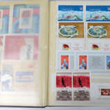 DDR Briefmarken im Album - photo 1